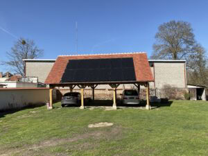 installation photovoltaïque 6kWc sur carport neuilly-le-réal - après